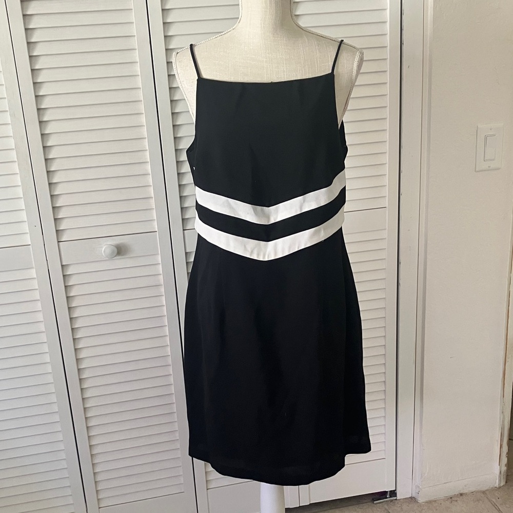 CDC Petite Fully Lined‎ Knee Length Sleeveless Dress Size 14 Black White